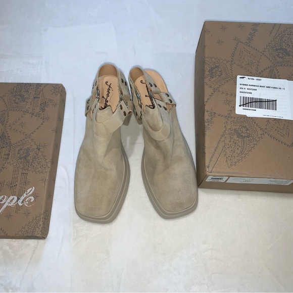 Free people Hybrid Harness Boot in Diamond Suede
Size 10 new in box cream beige - Picture 14 of 16